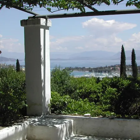 Alexandra Villas Гоувия